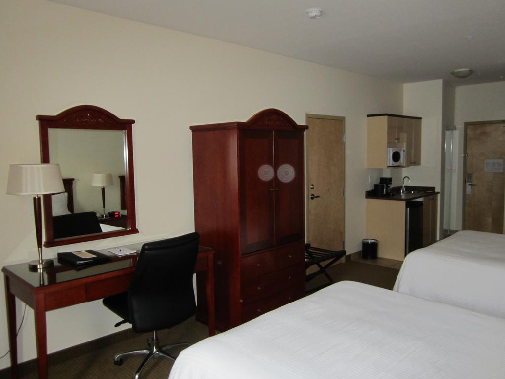 Trend Mountain Hotel & Conference Centre Tumbler Ridge Pokoj fotografie