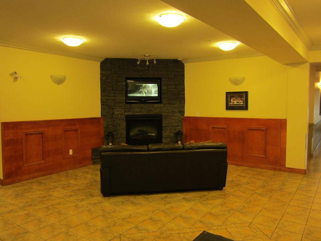 Trend Mountain Hotel & Conference Centre Tumbler Ridge Exteriér fotografie