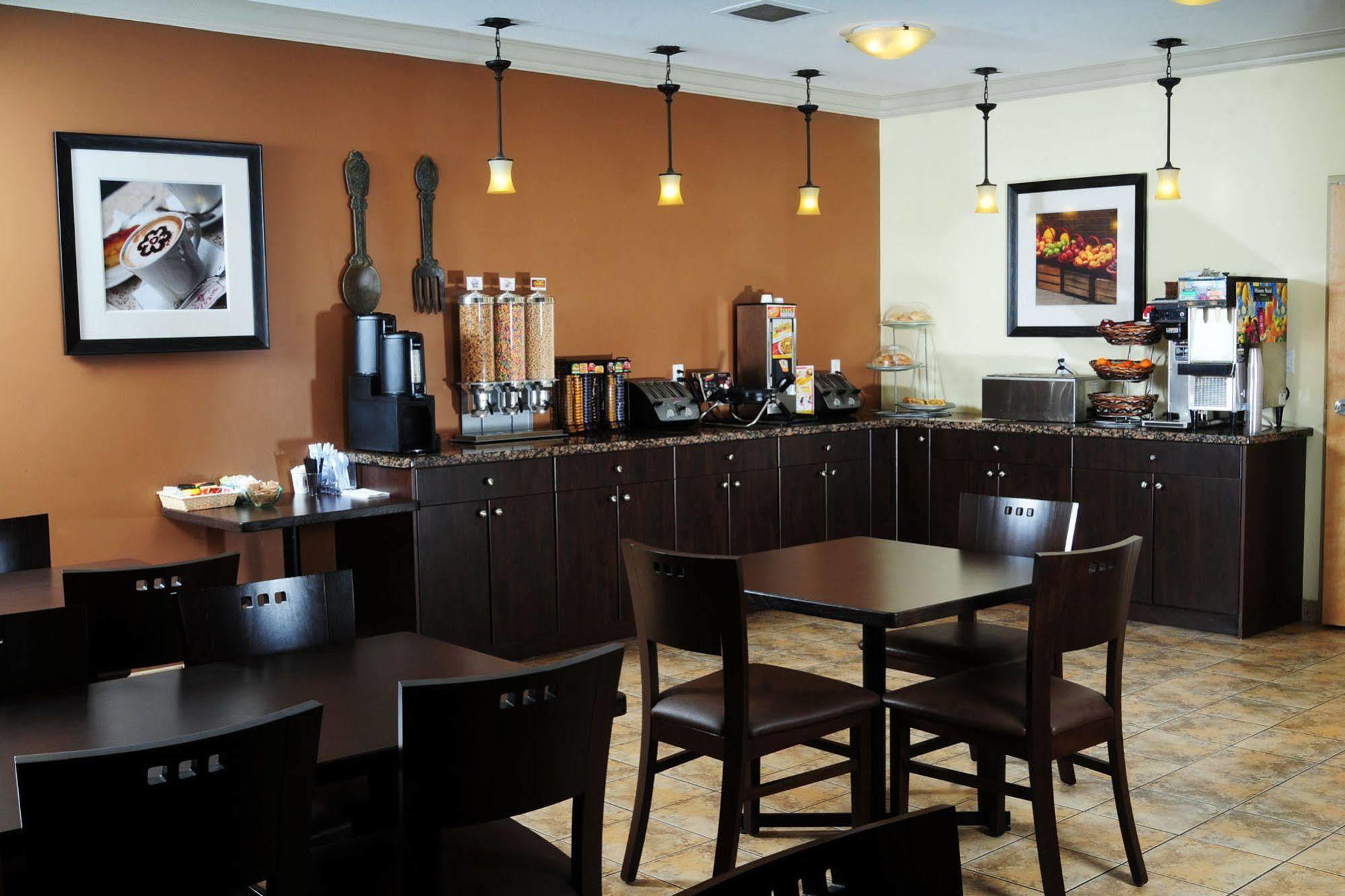 Trend Mountain Hotel & Conference Centre Tumbler Ridge Restaurace fotografie