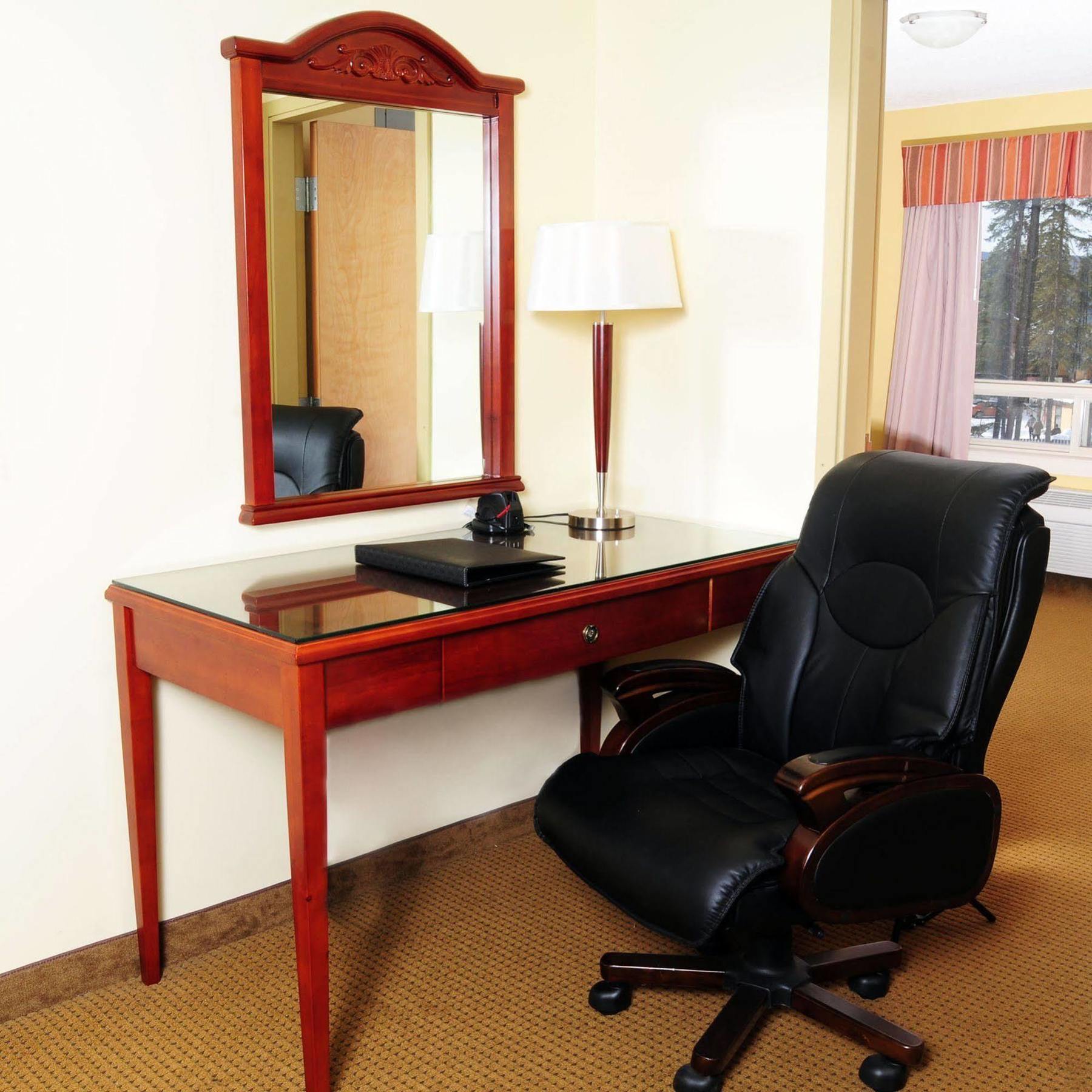 Trend Mountain Hotel & Conference Centre Tumbler Ridge Exteriér fotografie