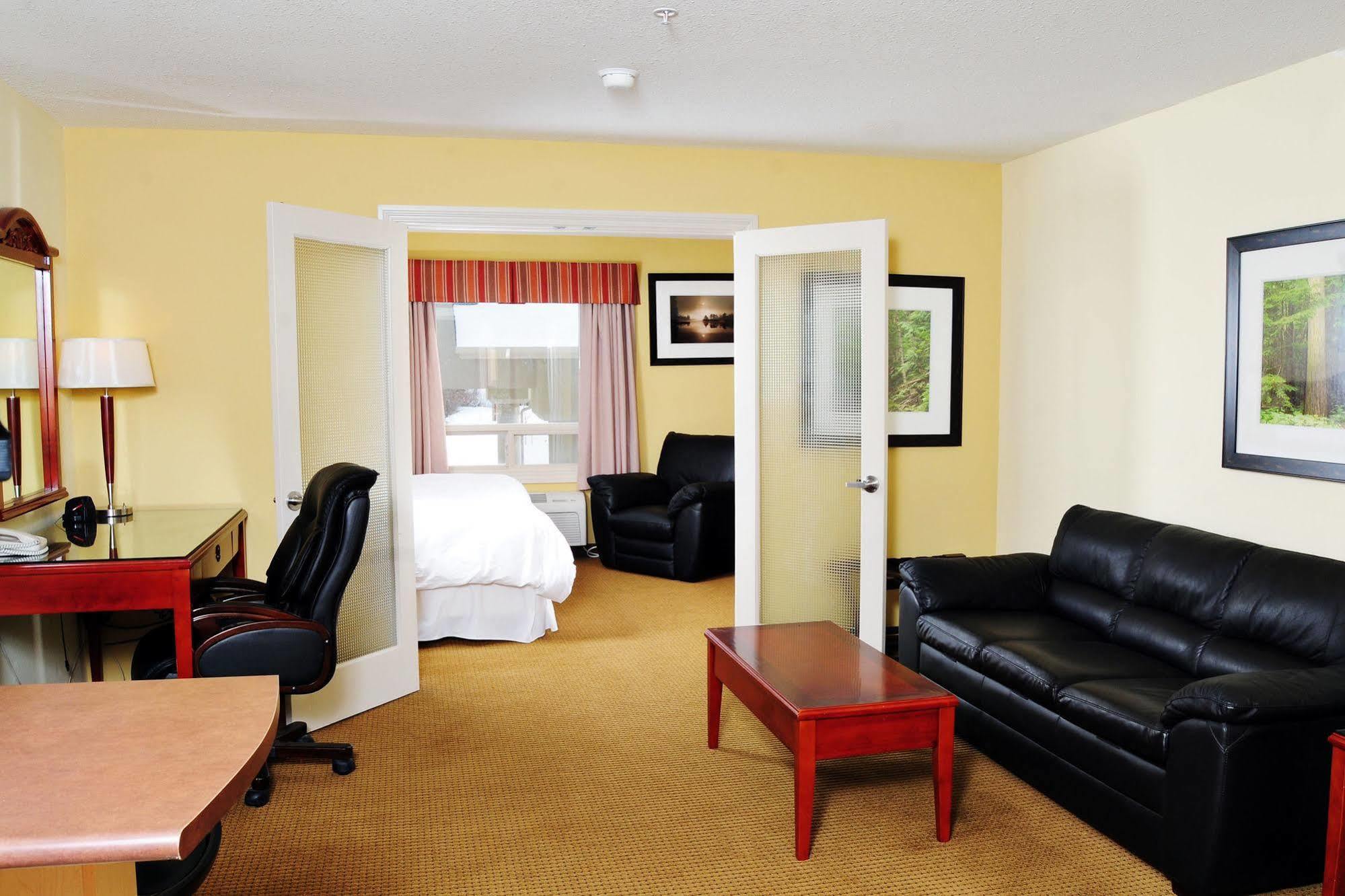Trend Mountain Hotel & Conference Centre Tumbler Ridge Pokoj fotografie